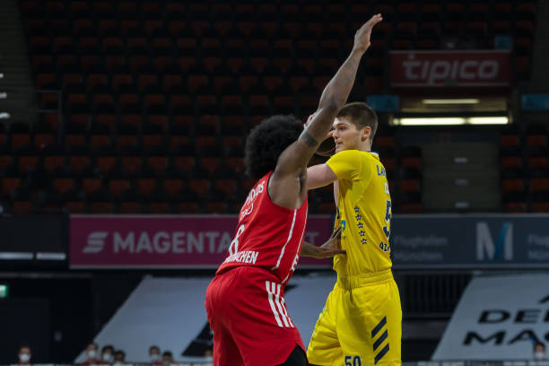 更是冲击下 更是冲击下