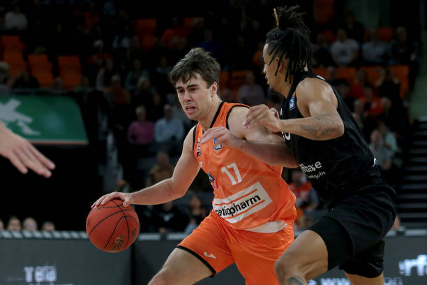 队的争冠形 队的争冠形