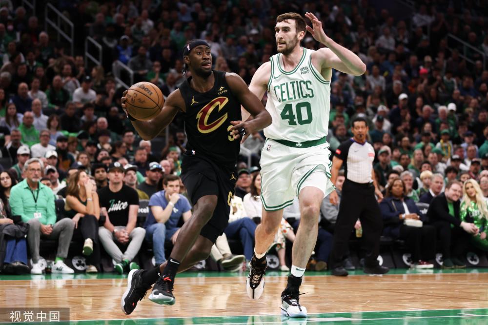 场和年轻球 场和年轻球